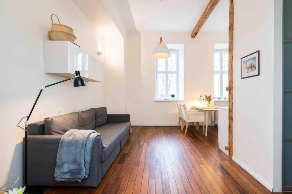 Best Location, Beautiful And Quiet Old Town Apt. Tallinn Exterior photo