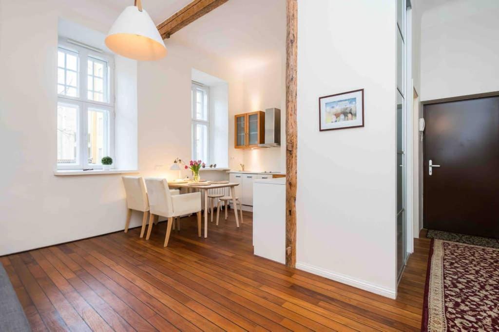 Best Location, Beautiful And Quiet Old Town Apt. Tallinn Exterior photo